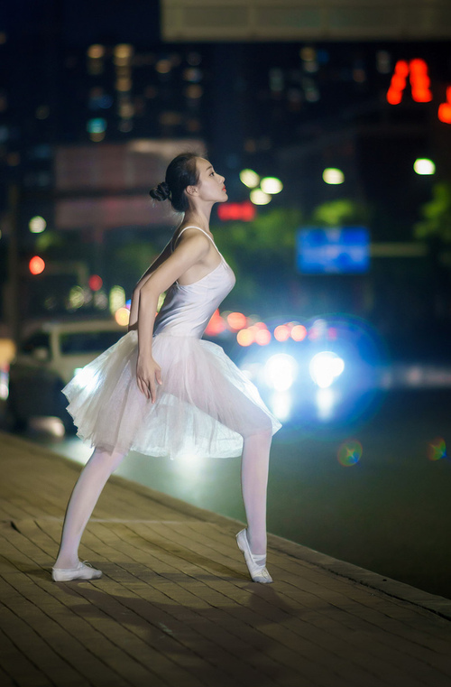 爱游戏官方-马赛强攻开局迅速确立领先优势，马赛分析