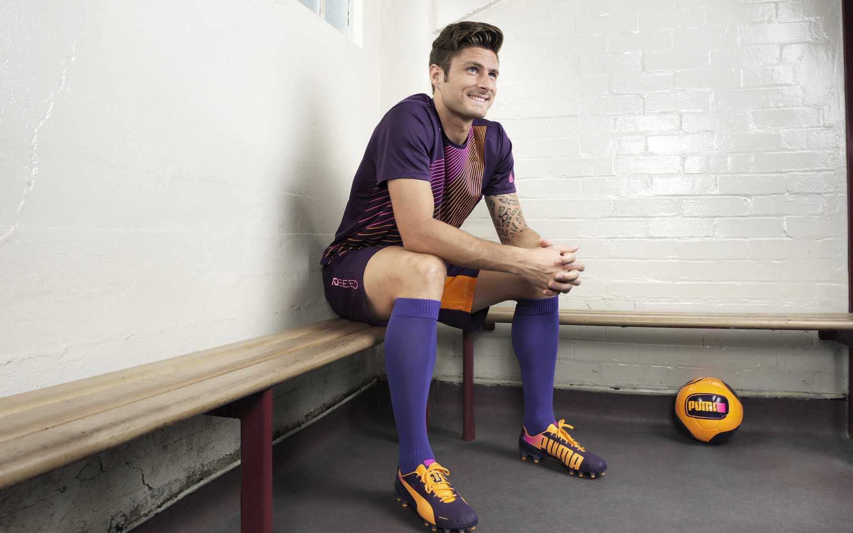 “安赫尔·巴尔博萨的精准配合与战术执行，带领美洲狮队实现全球崛起”