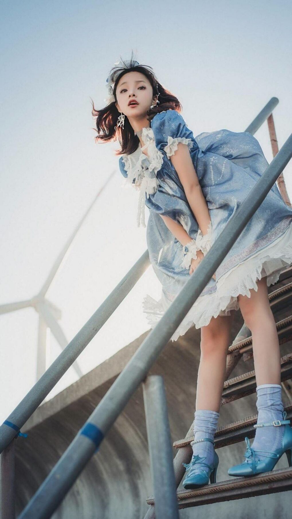 球迷用行动支持主队自发组织远征团形成壮观观赛画面